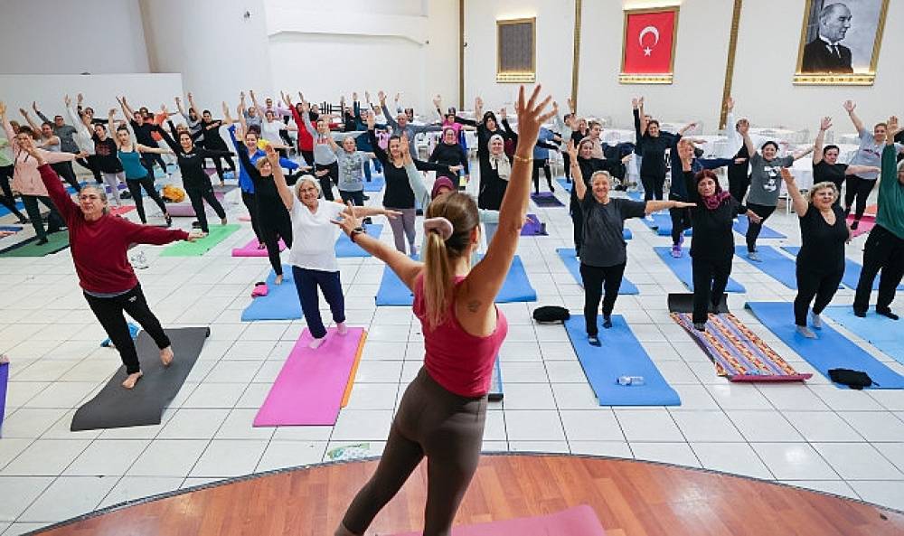 Buca'da pilates, zumba, yoga derslerine kadınlardan büyük ilgi