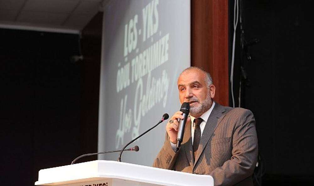 Canik'te Gelenek Devam Ediyor: YKS ve LGS'de Dereceye Girene Ödül