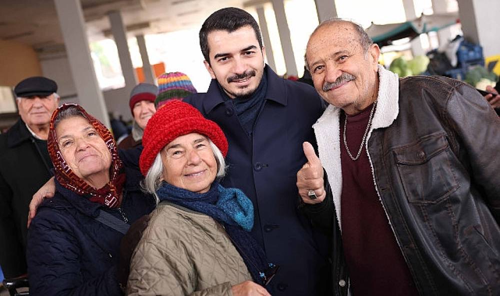  Hüseyin Can Güner: “Sokakta yurttaşlarımızın nabzını tutuyoruz, hem mahalle ile ilgili beklentilerini alıyoruz hem de fikirlerini dinliyoruz.