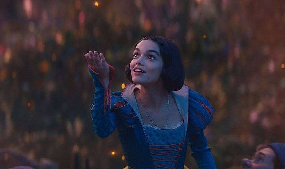 Disney'in büyülü dünyasından 'Pamuk Prenses' 21 Mart'ta sinemalarda!