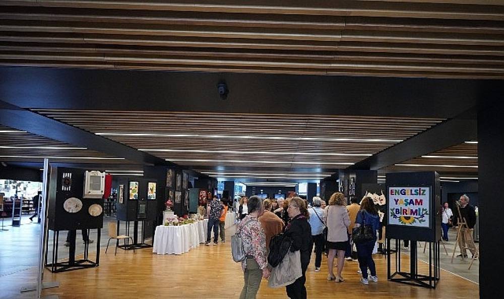 Engelsiz Yaşam Merkezi Öğrencilerinin Eserleri BAKSM'de Sergileniyor