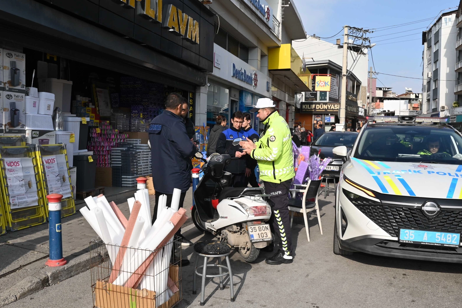 İzmir Karabağlar'da ikili denetim