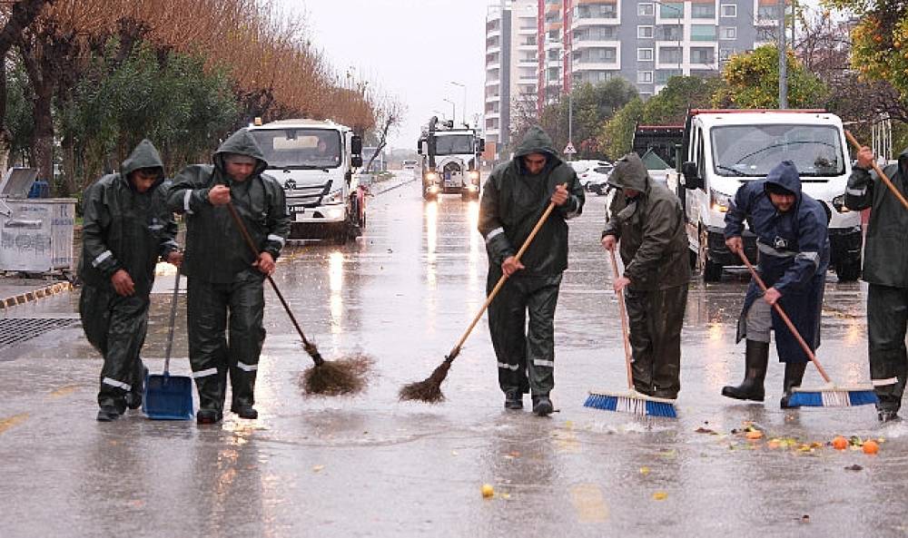 Aydın Büyükşehir Belediyesi Ve ASKİ Tam Kadro Sahada