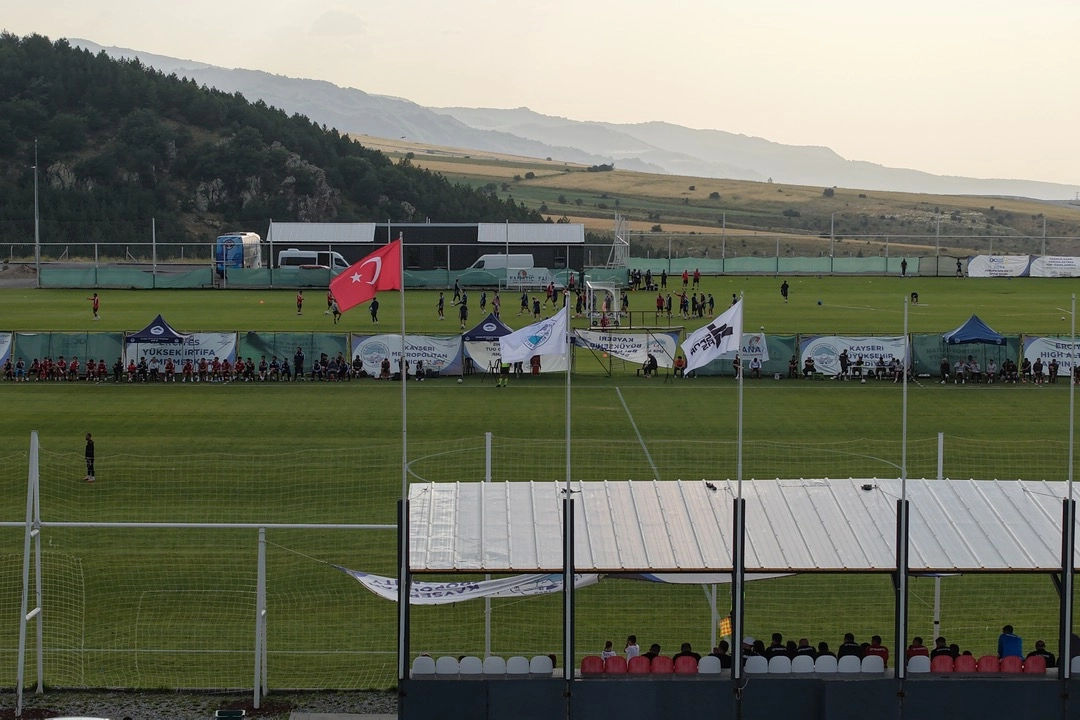 Erciyes Y&uuml;ksek İrtifa Kamp Merkezi'ne b&uuml;y&uuml;k ilgi