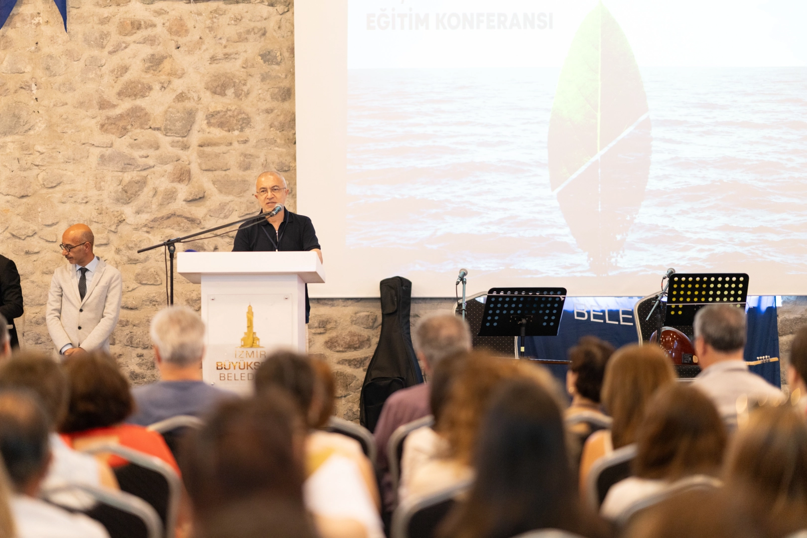 İzmir&rsquo;deki uluslararası eleştirel eğitim zirvesi başladı