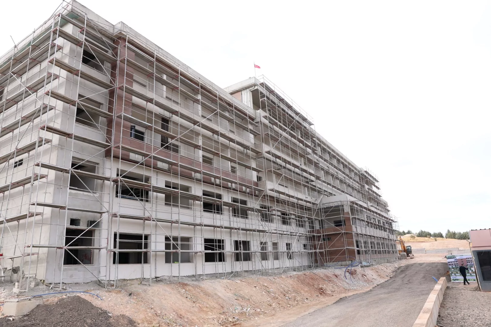 Gaziantep'te yapımı s&uuml;ren Yaş Bakım ve Rehabilitasyon Merkezi&rsquo;ne ziyaret