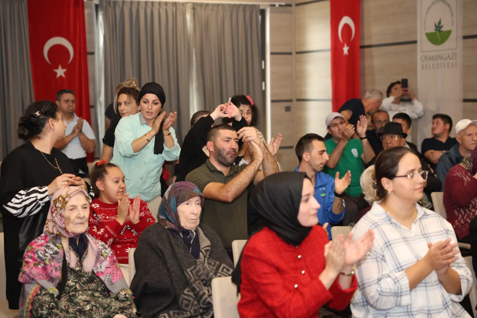 Bursa Osmangazi&rsquo;de D&uuml;nya Yaşlılar G&uuml;n&uuml;&rsquo;ne &ouml;zel konser