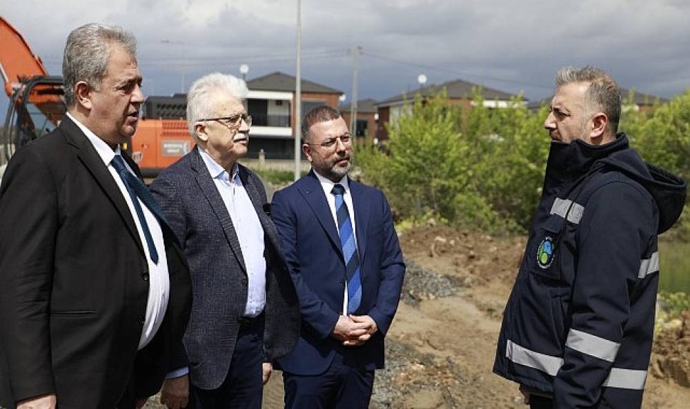 Başkan Deveciler, Altınyol Caddesi'ndeki Altyapı &Ccedil;alışmalarını İnceledi