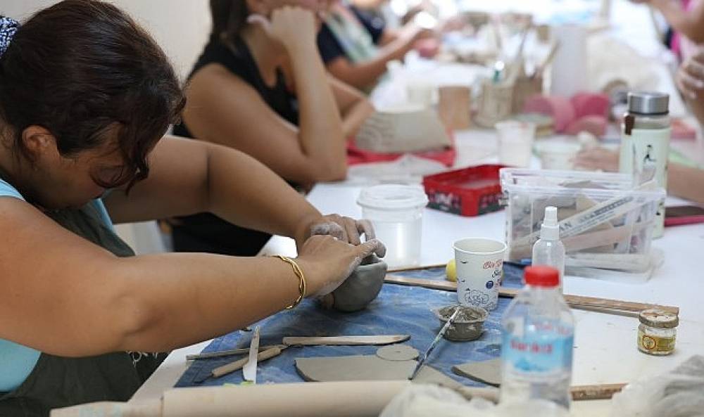 Didim Belediyesi Seramik Kursunda &Uuml;retim Devam Ediyor