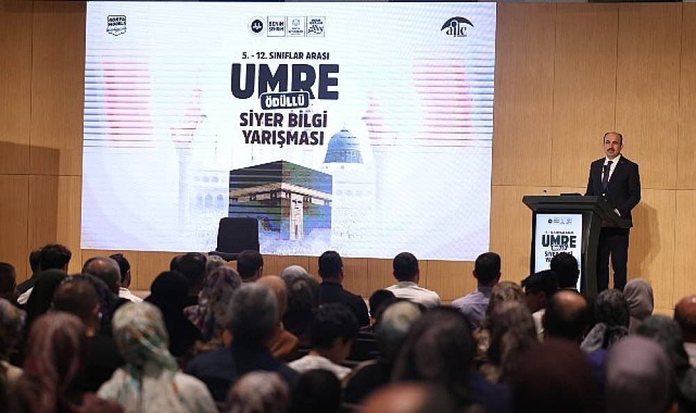 Başkan Altay Umre &Ouml;d&uuml;ll&uuml; Siyer Yarışmasını Kazanan &Ouml;ğrenciler ve Aileleriyle Buluştu