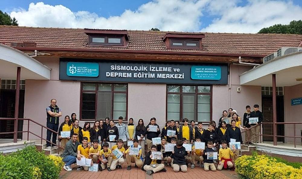 B&uuml;y&uuml;kşehir'in SİDEM'i 129 bin kişiyi afetlere hazırladı