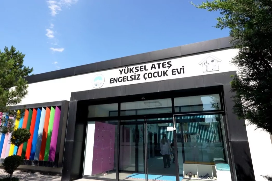 Kayseri Y&uuml;ksel Ateş Engelsiz &Ccedil;ocuk Evi'nde &ouml;zel sosyal destek