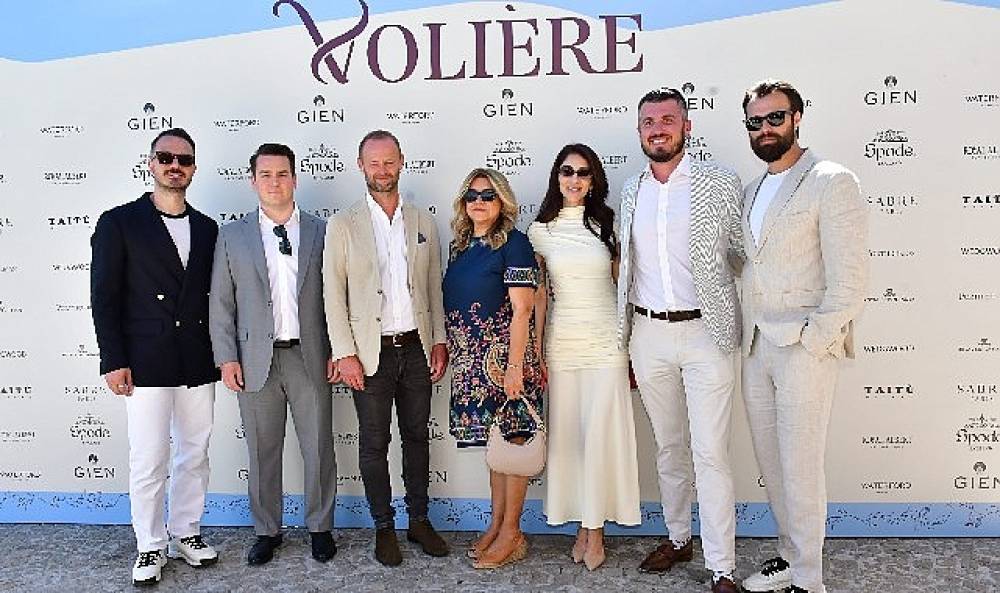 &Uuml;nl&uuml; Konuklar Voli&egrave;re Lansmanında Feriye Palace'ta Buluştu