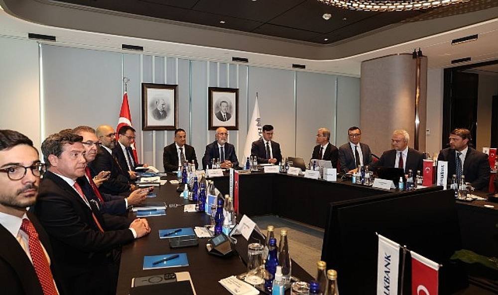 Halkbank, &Uuml;&ccedil;&uuml;nc&uuml; Halka Arz İ&ccedil;in Yatırımcılarla Buluştu 