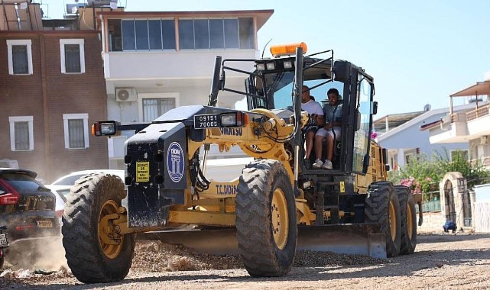 Didim Belediyesi'nden Efeler Mahallesi'nde Yol &Ccedil;alışması