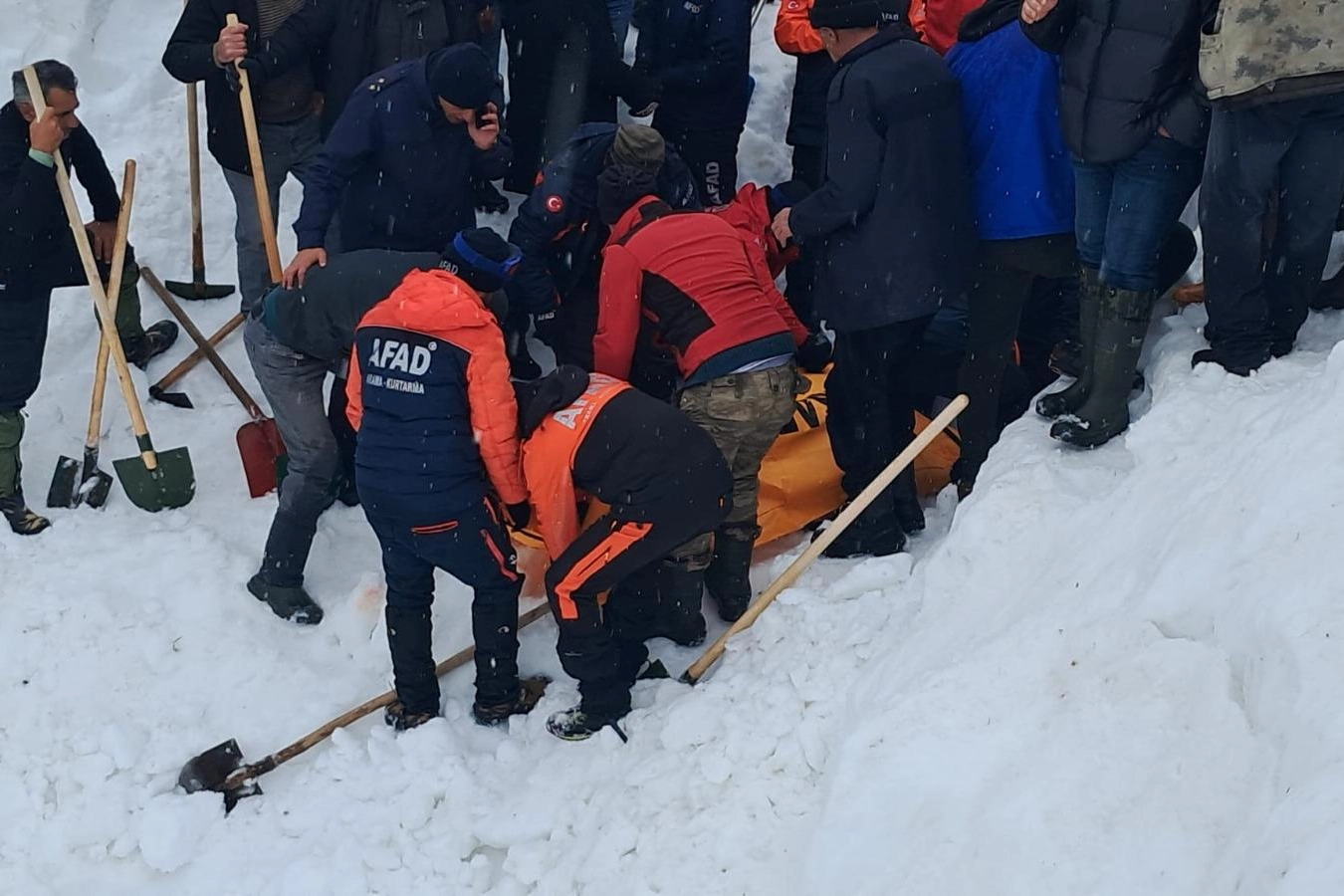Artvin&rsquo;de &ccedil;ığ faciasında kayıp &ccedil;obanın 5 ay sonra cansız bedenine ulaşıldı!