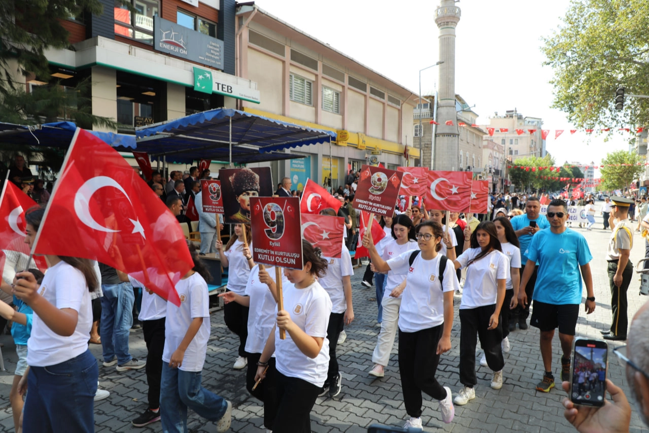 Balıkesir Edremit&rsquo;te kurtuluş heyecanı