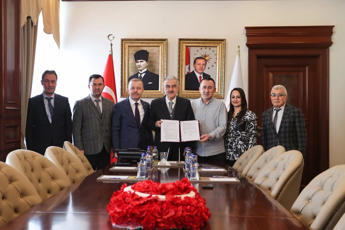 Bursa Nil&uuml;fer&rsquo;e hayırsever desteği