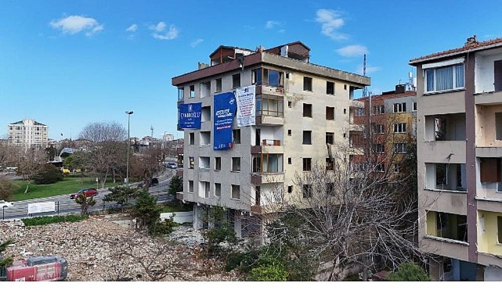 E Sınıfı Y&uuml;ksek Riskli Binanın Yıkımı Ger&ccedil;ekleşti