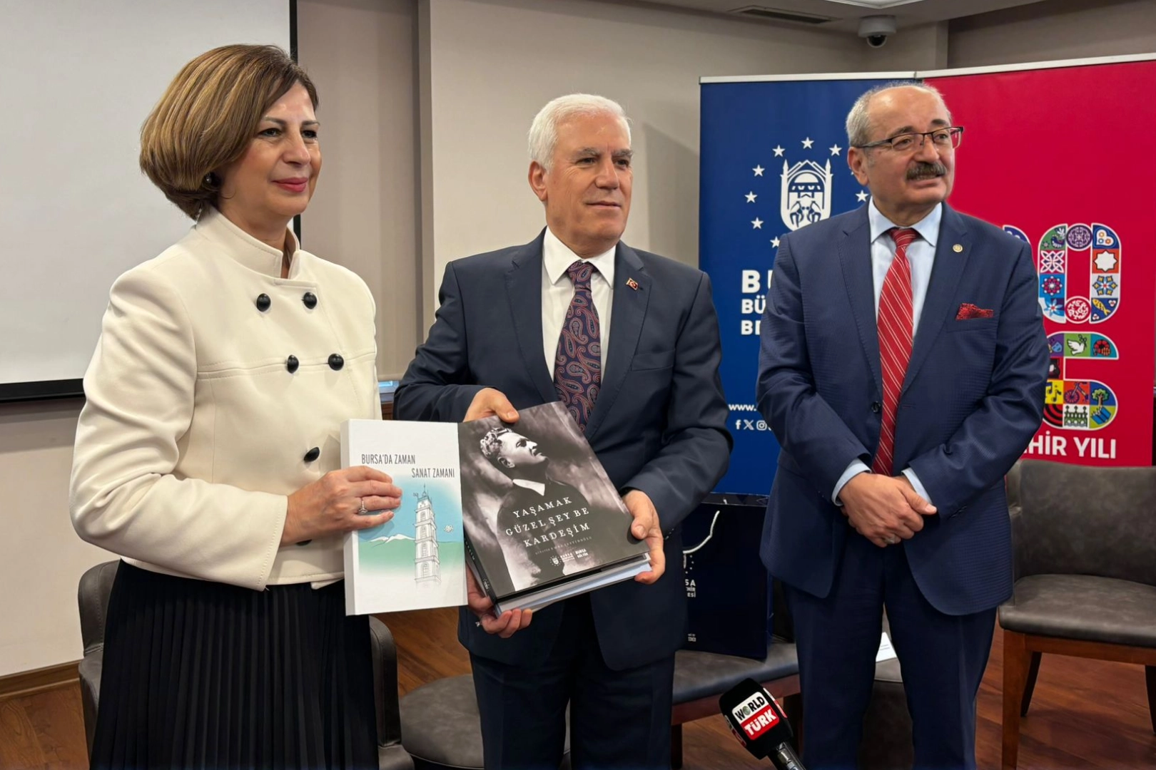 Bursa&rsquo;da ipek&ccedil;iliğin geleceği konuşuldu...Bursa ipeğini nesillere aktarmalıyız