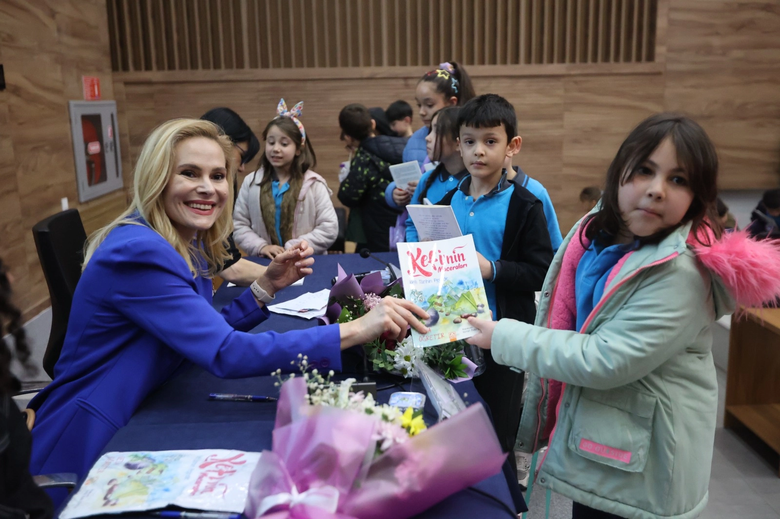Muğla'da &ccedil;ocuklar yazarlarla buluştu