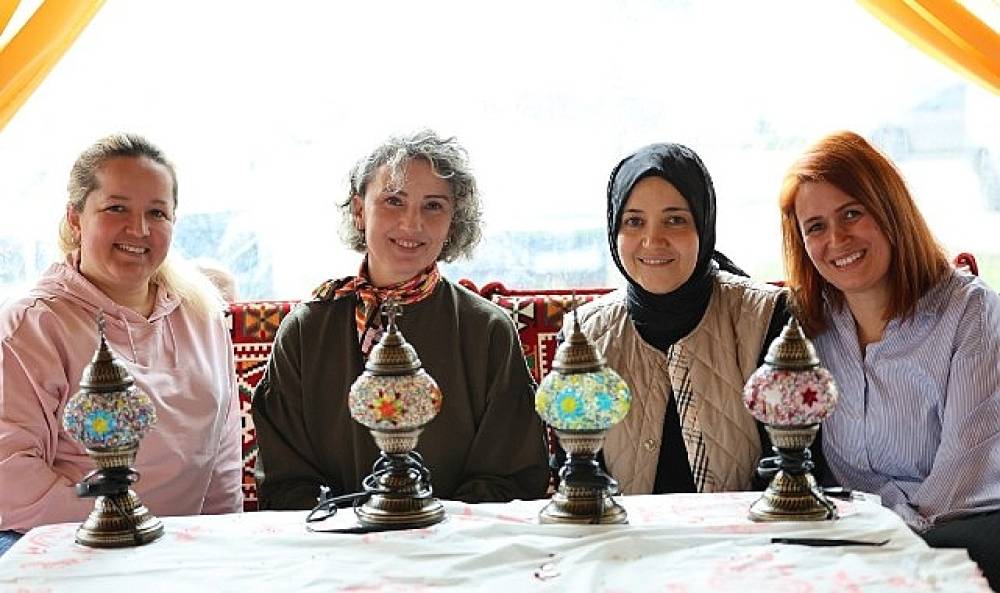 Kartepe Kent Meydanı'nda Sanat R&uuml;zgarı