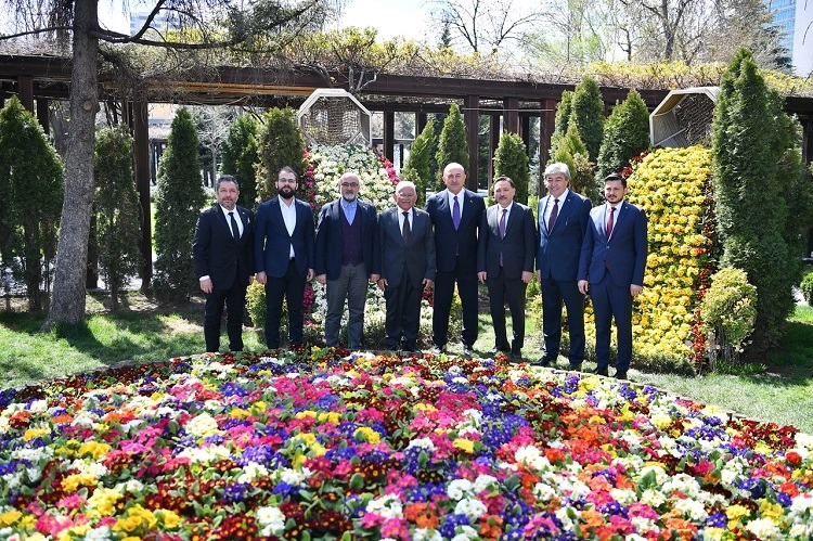Kayseri B&uuml;y&uuml;kşehir eski Bakan'ı ağırladı