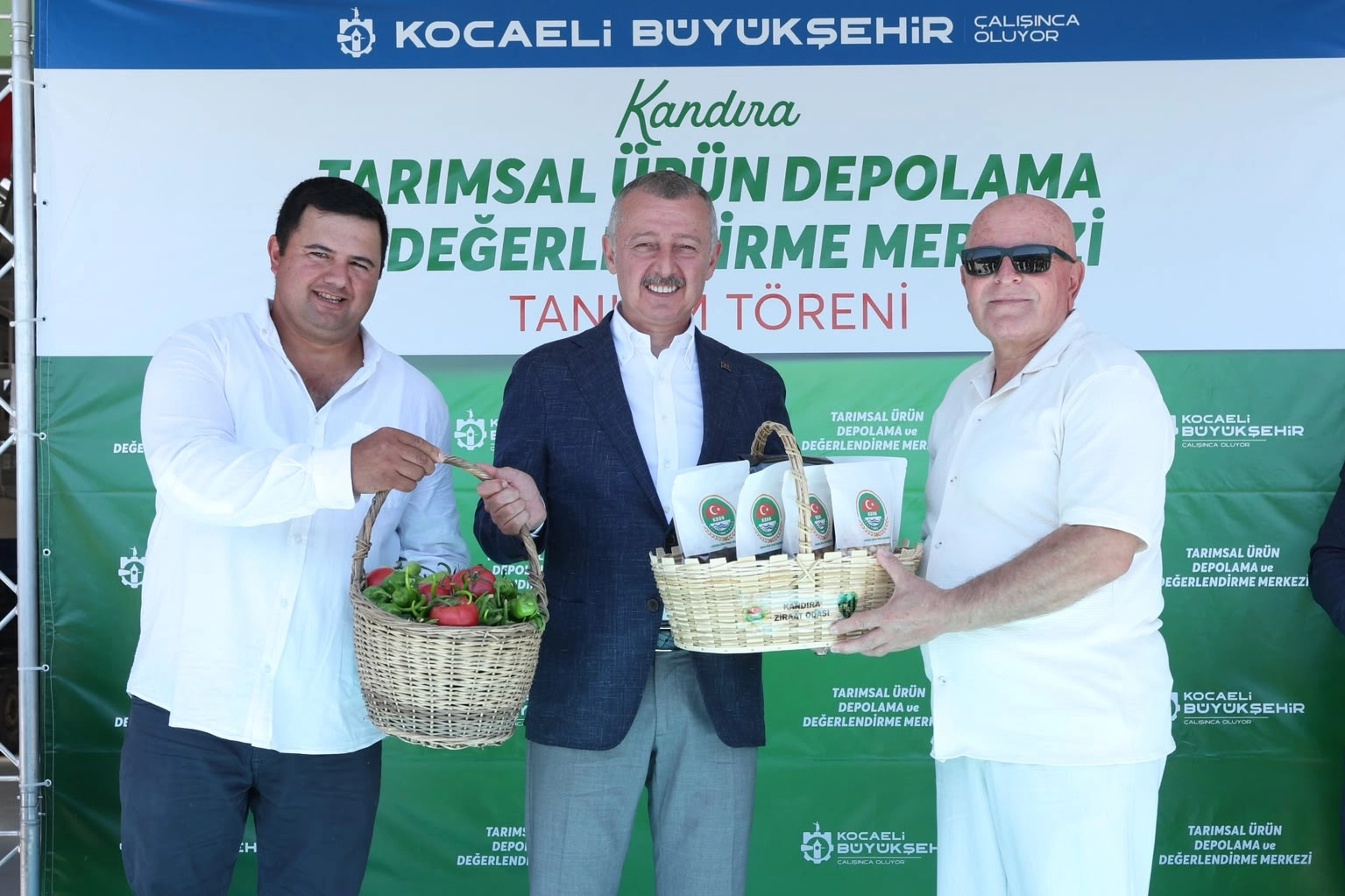 Kandıralı &ccedil;ift&ccedil;inin deposu Kocaeli B&uuml;y&uuml;kşehir&rsquo;den