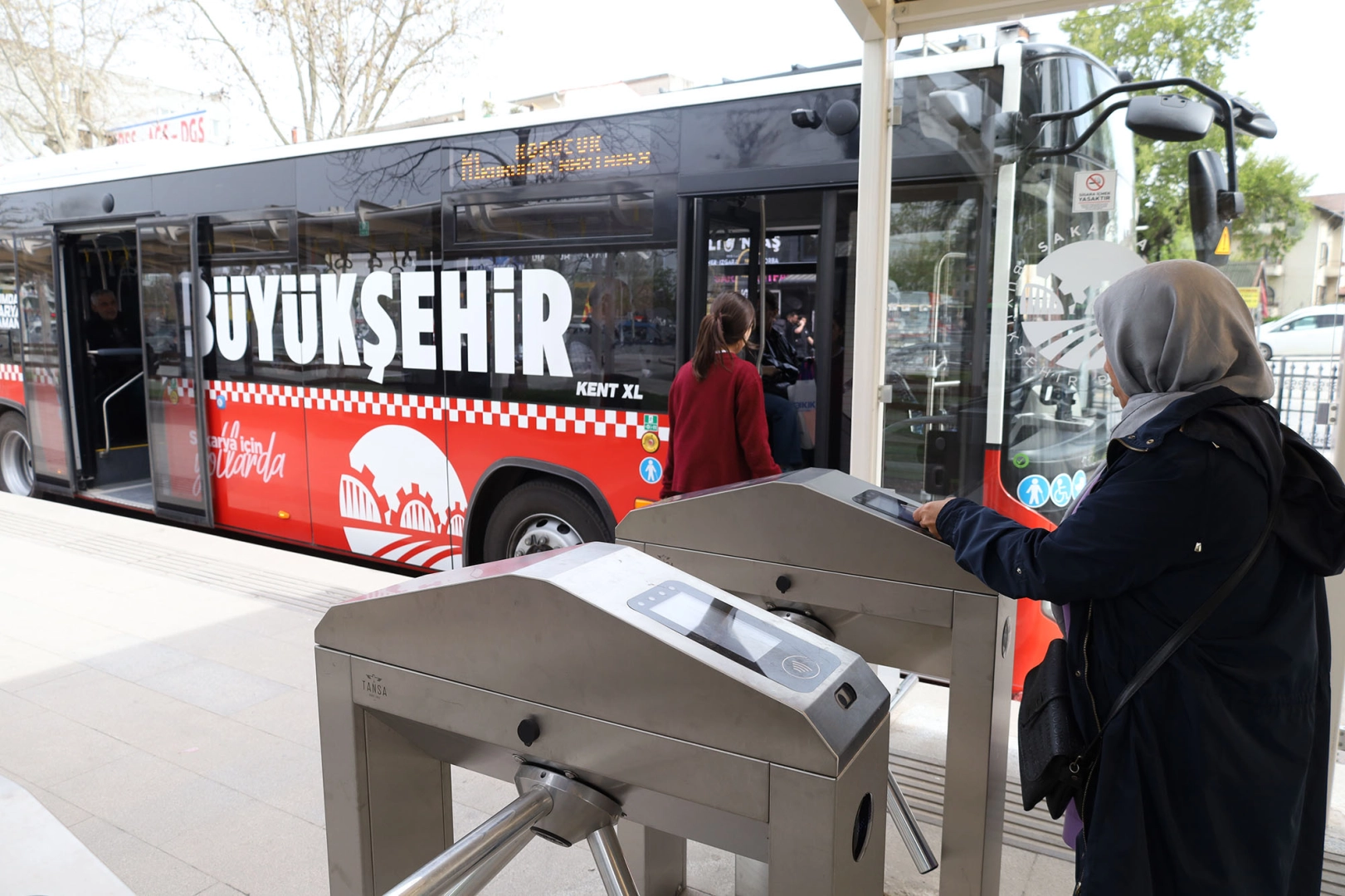 Sakarya &lsquo;iki sefer, tek &uuml;cret&rsquo; sistemiyle b&uuml;t&ccedil;elere katkı sundu