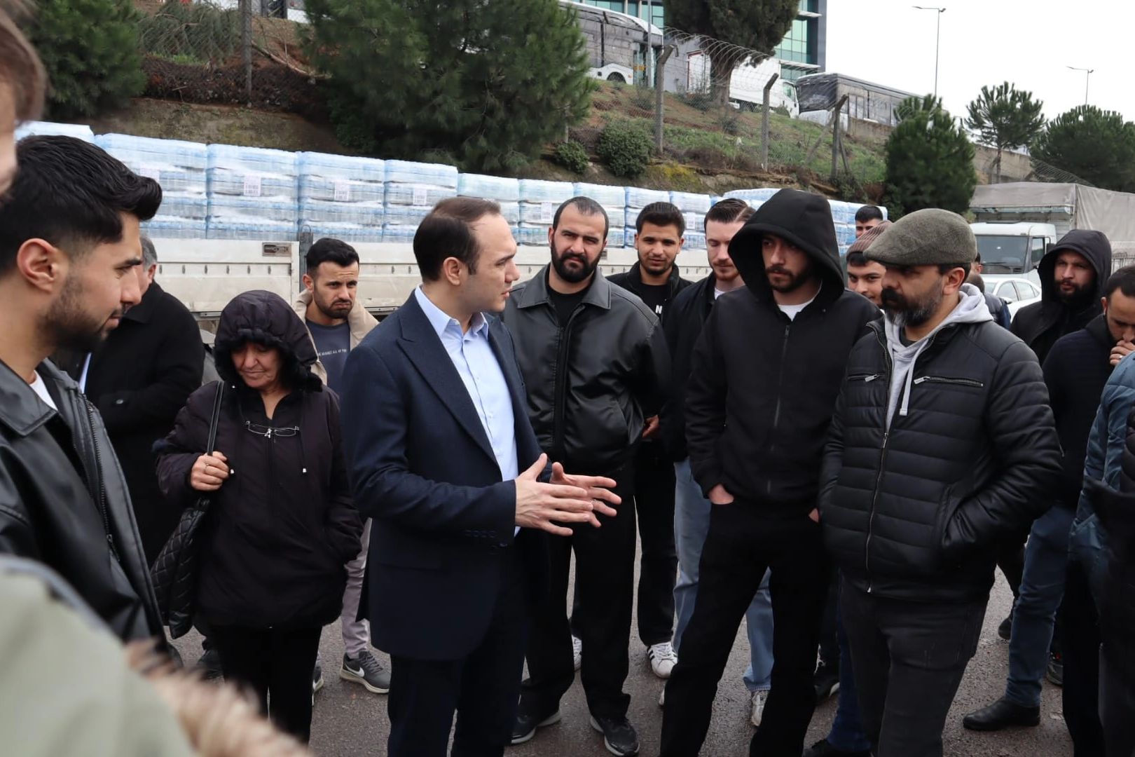 İzmit Belediyesi'nden Migros depo iş&ccedil;ilerinin direnişine destek