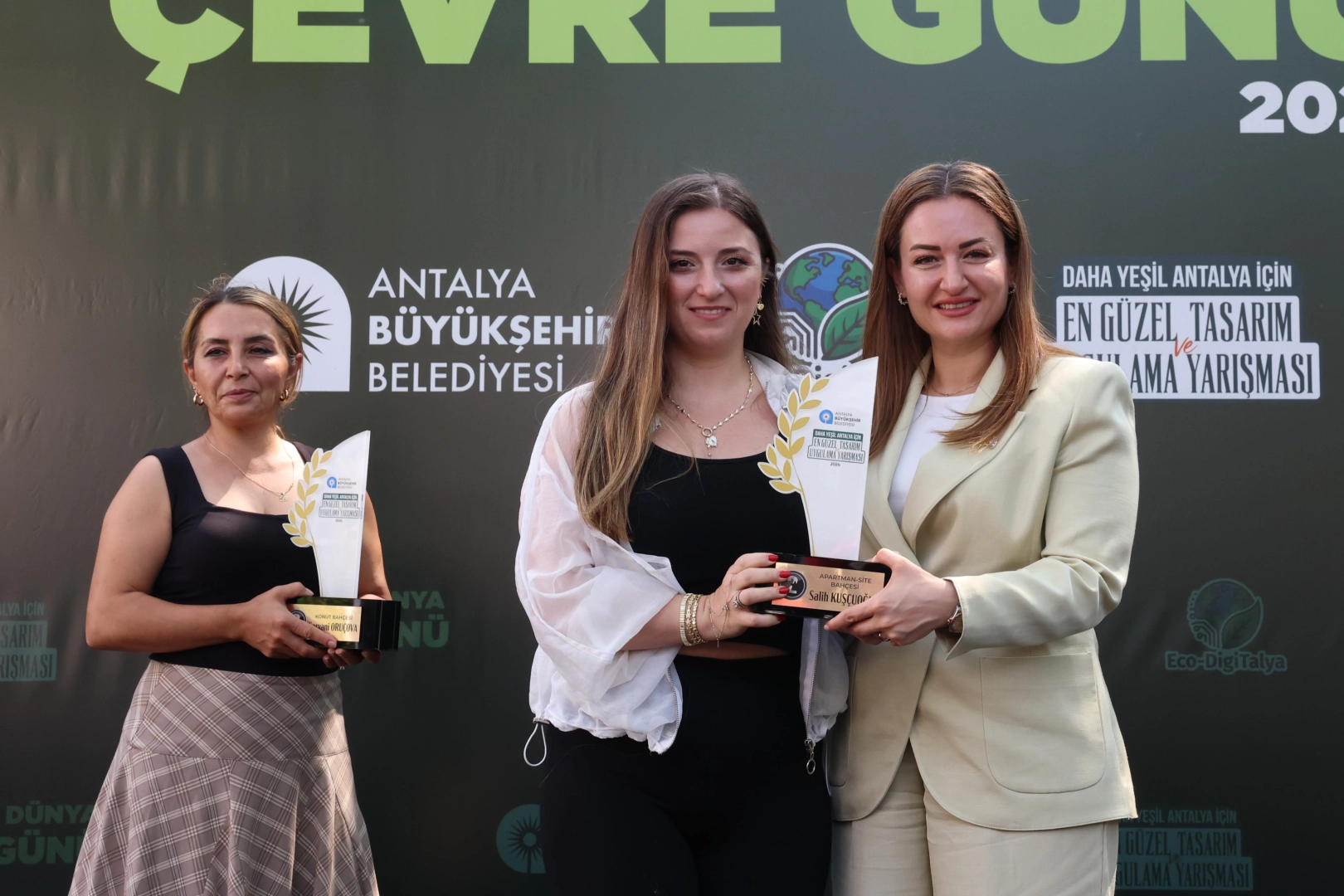 Antalya'da sanal ger&ccedil;eklikle &ccedil;evre eğitimi