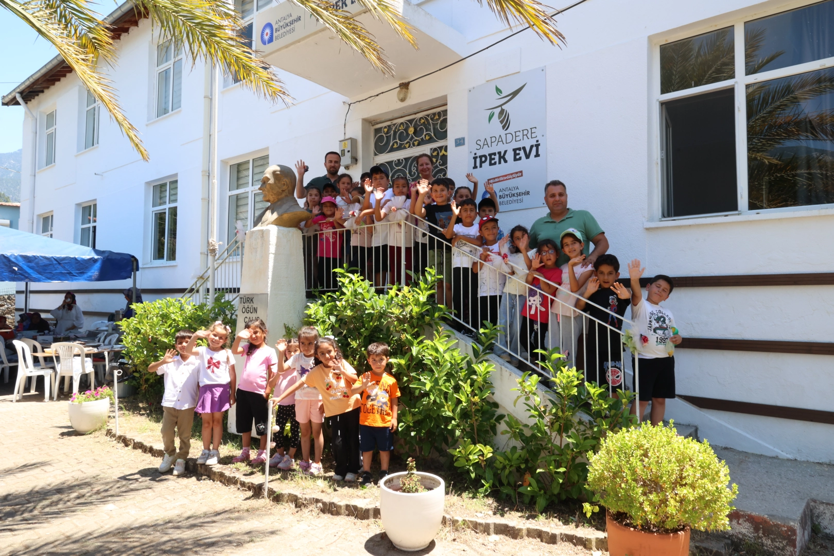 Antalya&rsquo;da k&ouml;y okulu ipek evine d&ouml;n&uuml;şt&uuml;