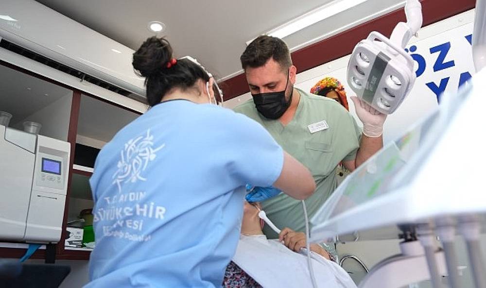 Başkan &Ccedil;er&ccedil;ioğlu Ağız ve Diş Sağlığı Hizmetlerini Efeler, Didim ve İncirliova'da Vatandaşlarla Buluşturdu