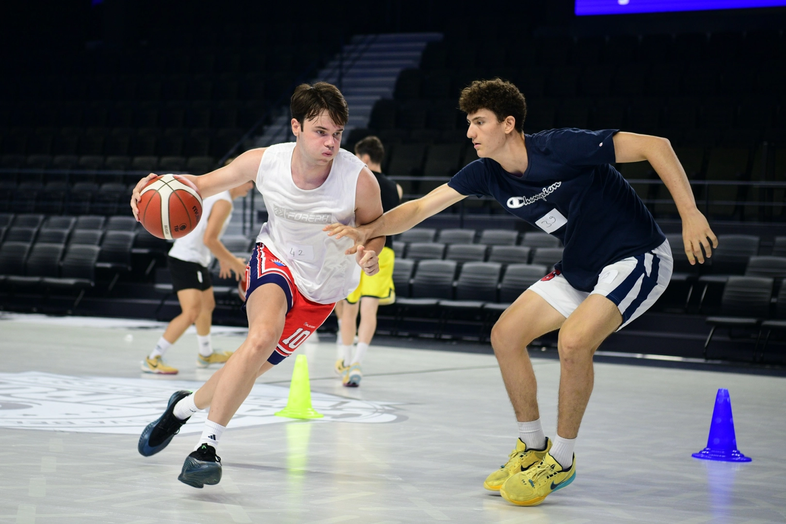 &Ccedil;ayırova&rsquo;da, geleceğin basketbolcuları se&ccedil;melerde ter d&ouml;kt&uuml;