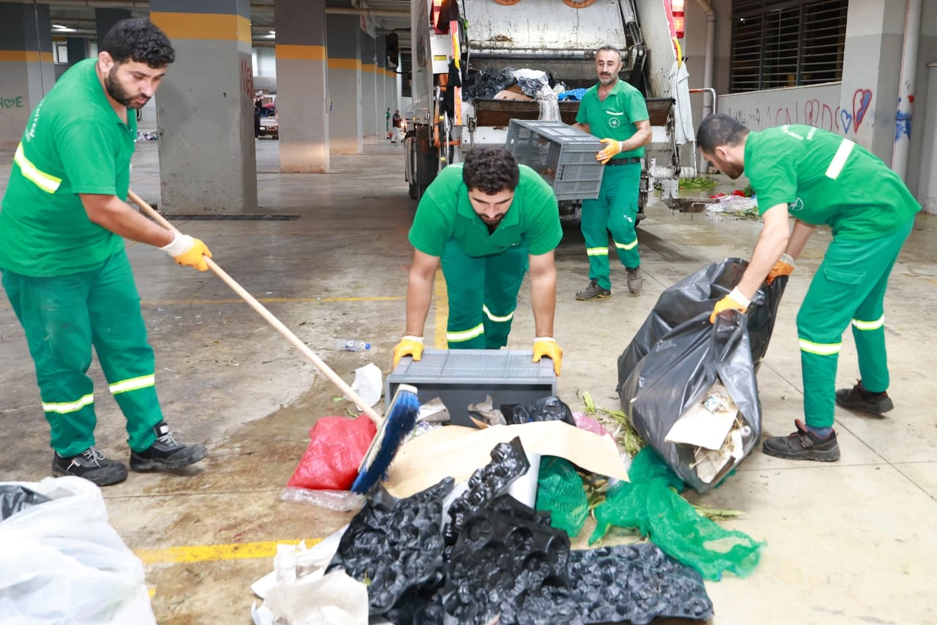Bursa Osmangazi&rsquo;de pazarlardan aylık 600 ton atık toplanıyor