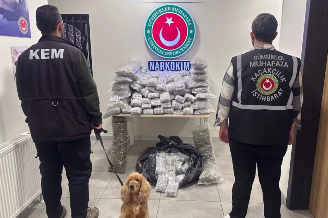 Zehir tacirlerine darbe! 659 kilo uyuşturucu ele ge&ccedil;irildi