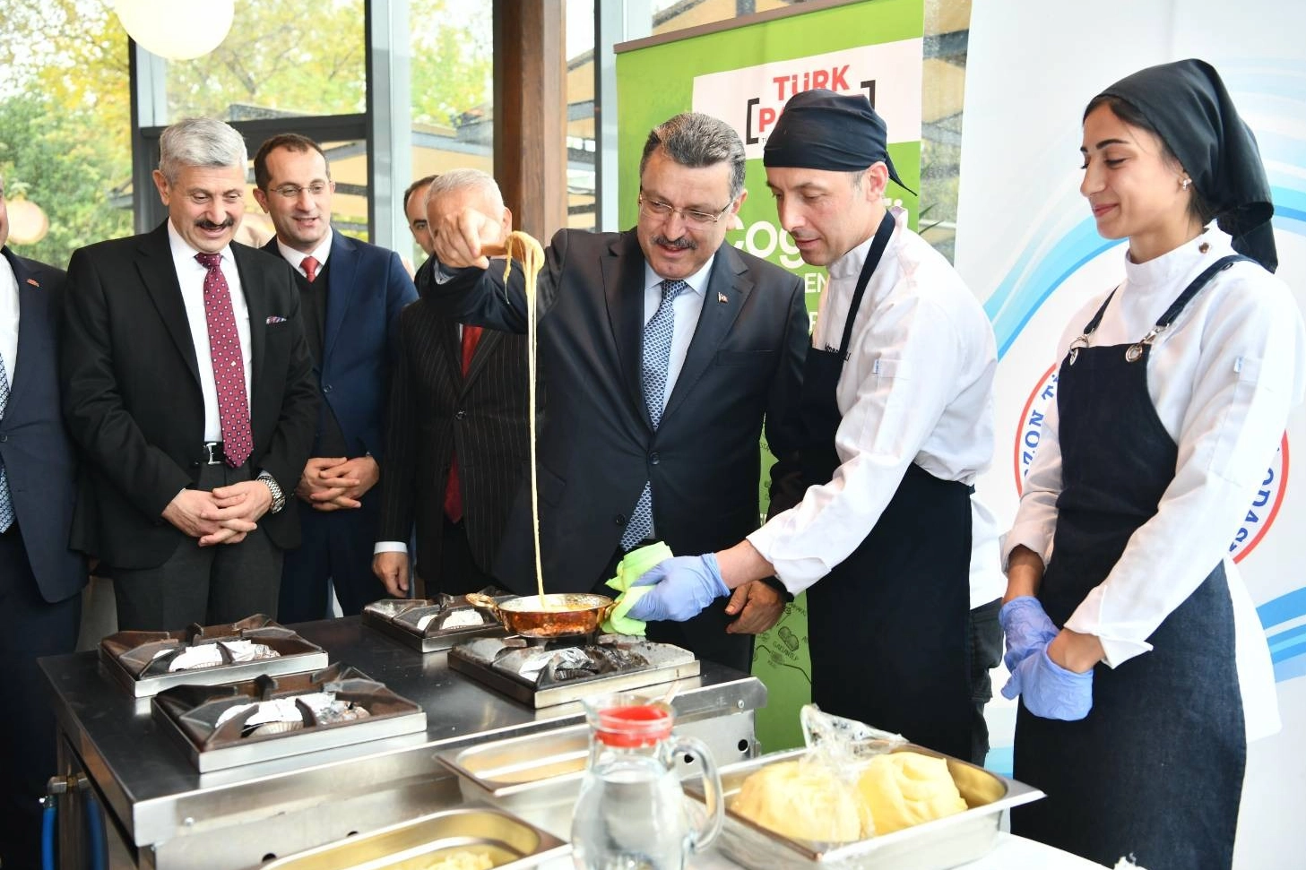 Trabzon&rsquo;un y&ouml;resel lezzetleri kitapta toplandı