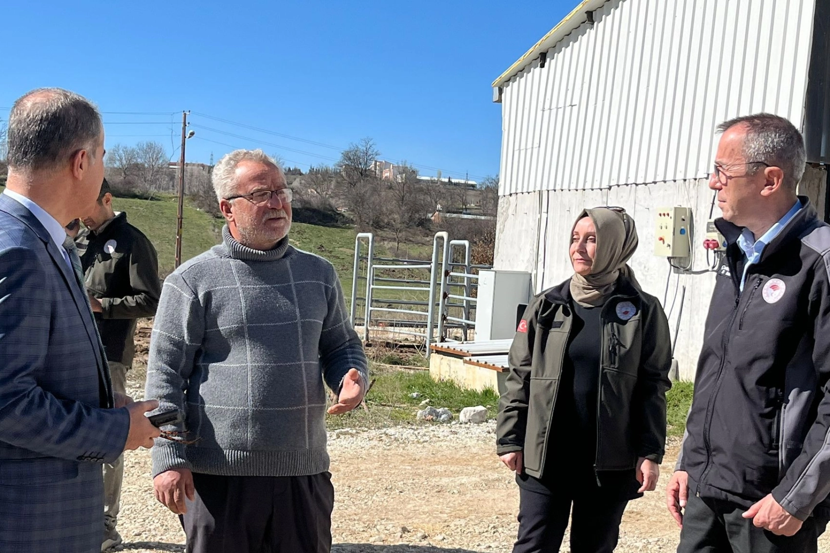 Bilecik Pazaryeri&rsquo;nde tarım ve hayvancılık faaliyetlerine M&uuml;d&uuml;r Ayvalık'tan yerinde inceleme