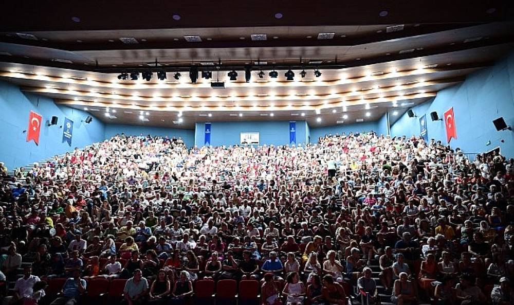 Başkan &Ccedil;er&ccedil;ioğlu Didim'de Vatandaşları 'Yaz Konseri' ile Buluşturdu
