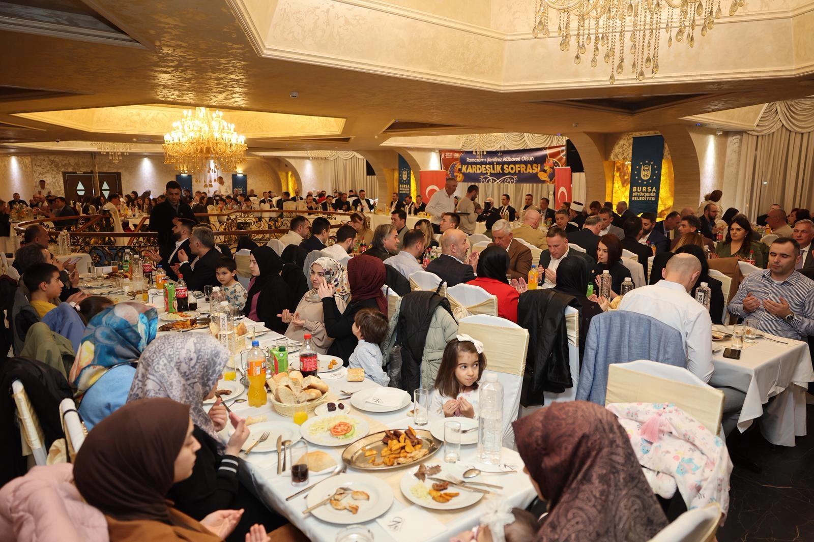 Ramazan&rsquo;ın manevi iklimi Bursa&rsquo;dan Balkanlar&rsquo;a taşındı