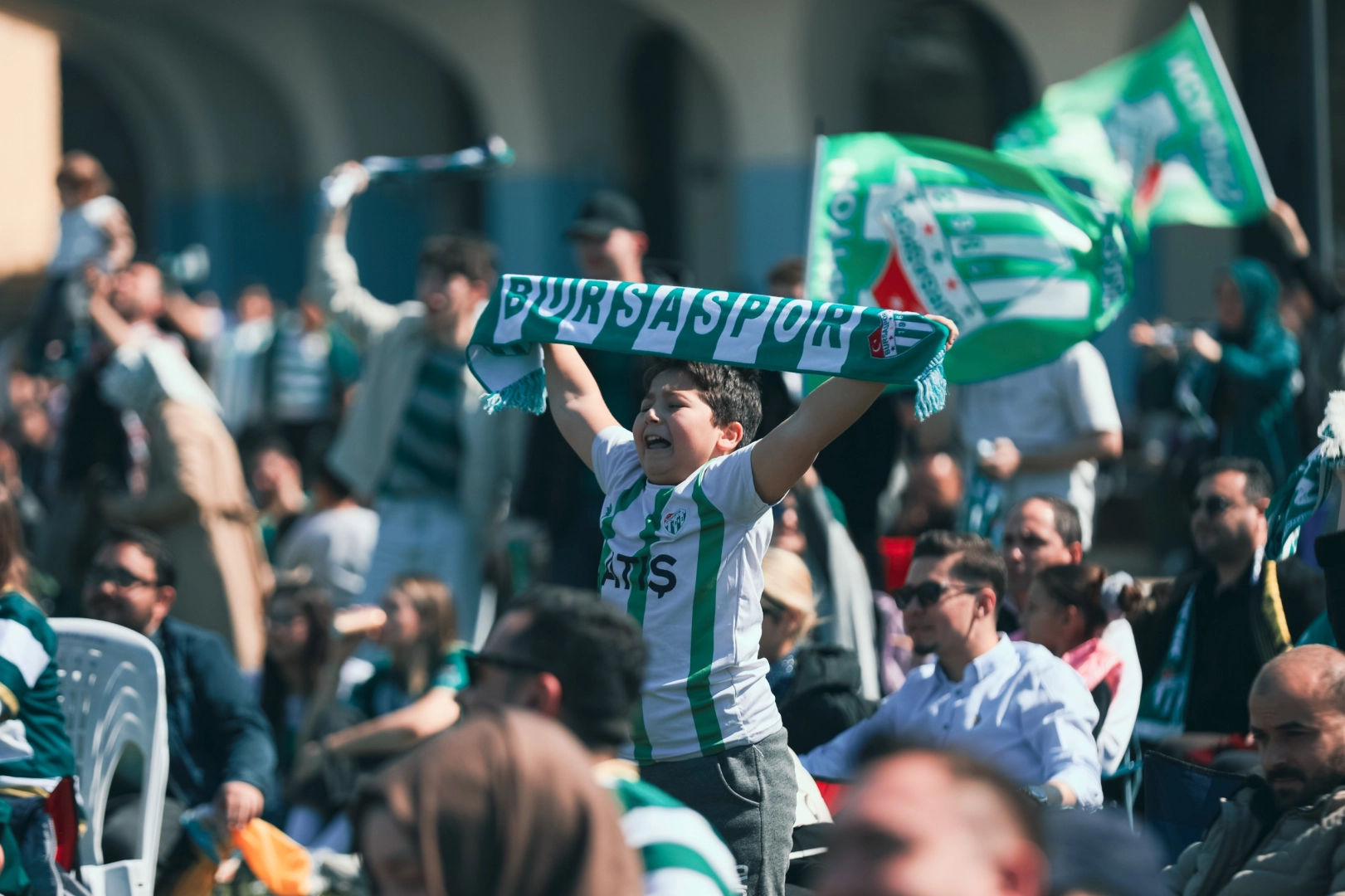 Millet Bah&ccedil;esi'nde dev ekranda Bursaspor coşkusu