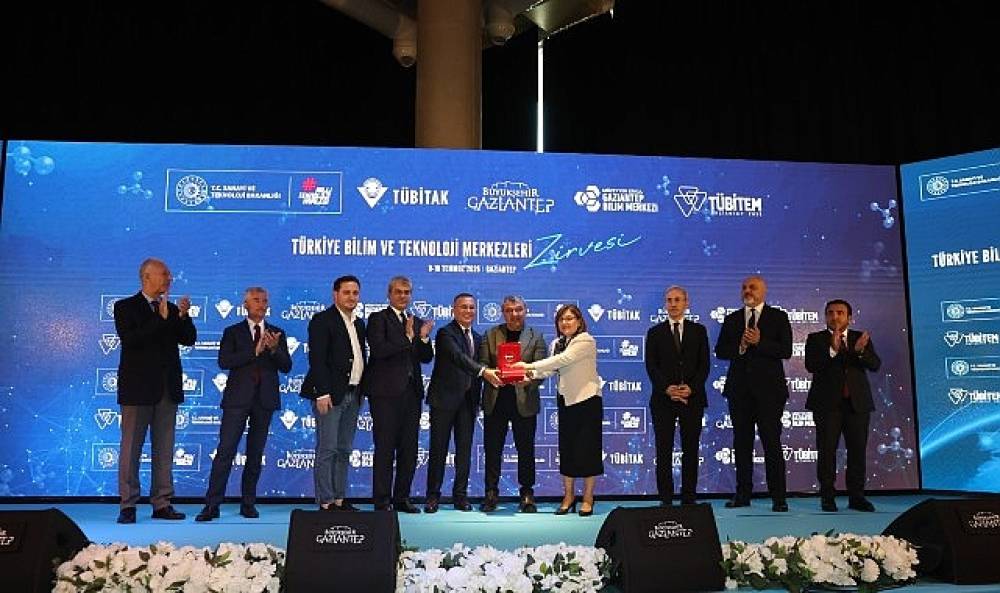    B&uuml;y&uuml;kşehir'in bilim vizyonu &ouml;d&uuml;lle ta&ccedil;landı
