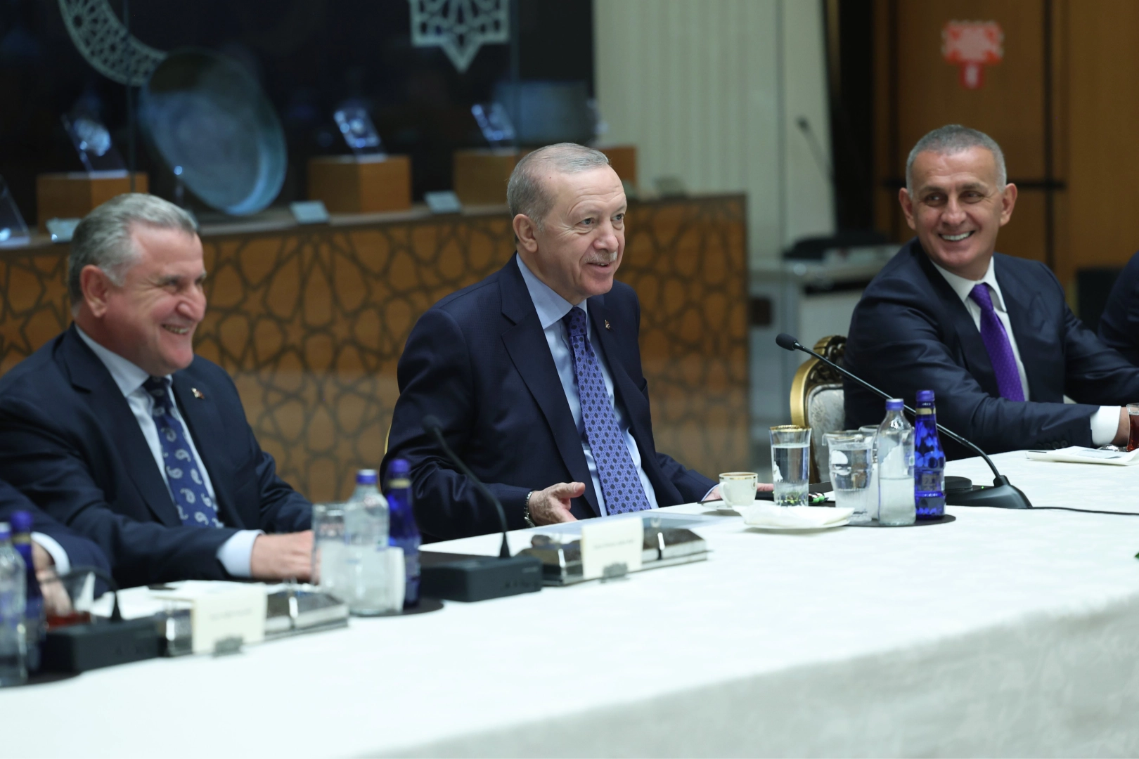 Cumhurbaşkanı Erdoğan&rsquo;dan S&uuml;per Lig&rsquo;e y&uuml;kselen takımlara tebrik