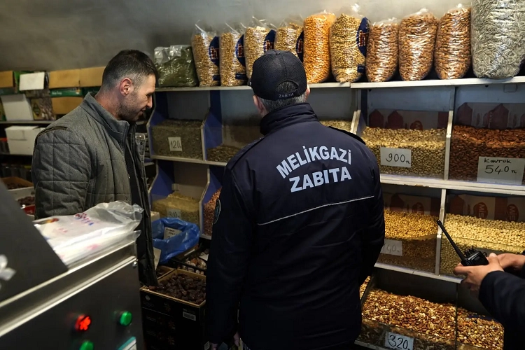 Kayseri Melikgazi zabıtasından bayram &ouml;ncesi sıkı denetim