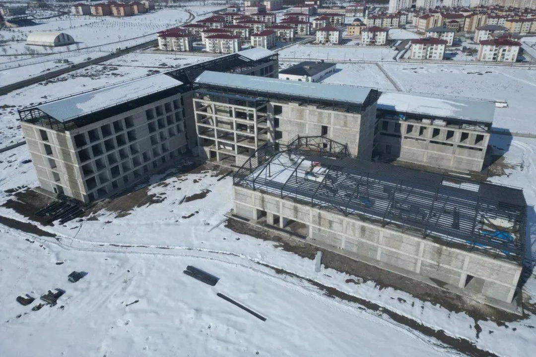 Ağrı&rsquo;da Kadın Doğum ve &Ccedil;ocuk Hastanesi'nde sona doğru