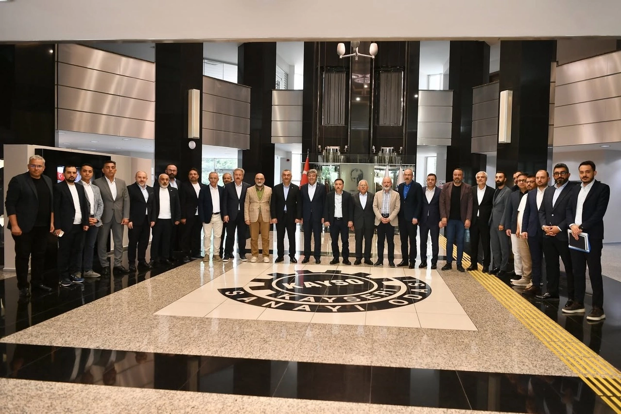 Memduh B&uuml;y&uuml;kkılı&ccedil; KAYSO toplantısına katıldı
