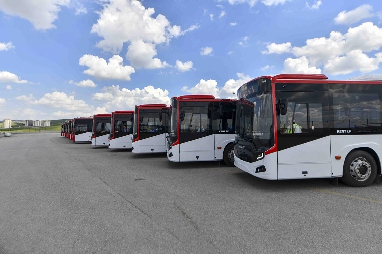 Ankara'da toplu taşıma g&uuml;&ccedil;leniyor