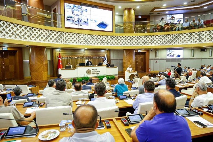 Antalya&rsquo;da vekt&ouml;r m&uuml;cadelesi bilimsel ve kesintisiz şekilde y&uuml;r&uuml;t&uuml;l&uuml;yor