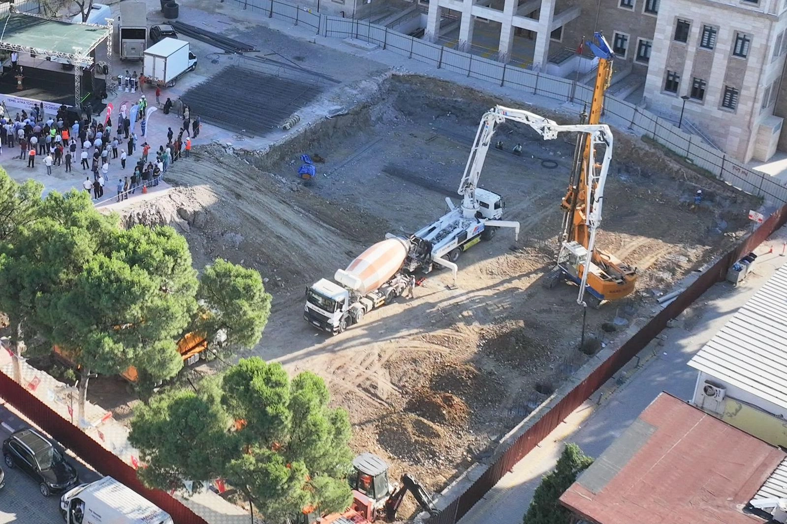 Soma&rsquo;ya 100 milyon liralık meydan ve otopark