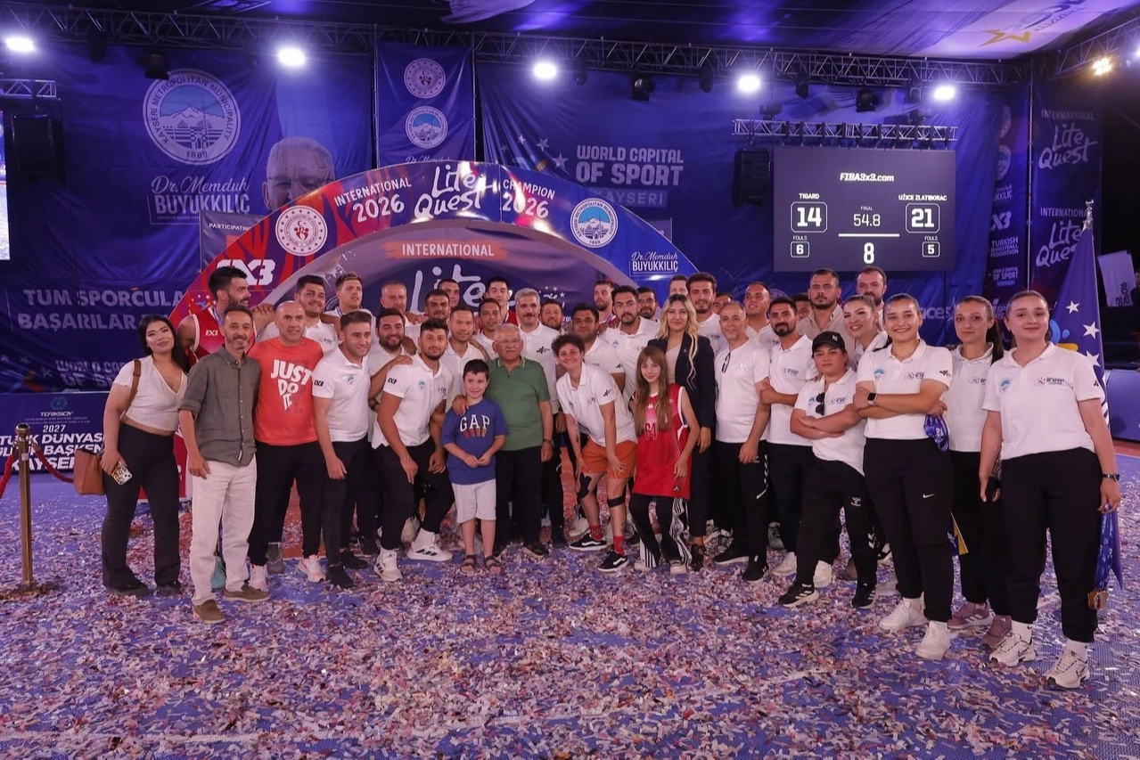 Memduh B&uuml;y&uuml;kkılı&ccedil;'tan FIBA 3x3 Lite Quest şampiyonuna kupa